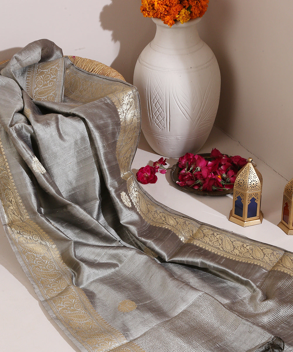 Handloom_Raw_Silk_Grey_Banarasi_Dupatta_with_Bootidar_Design_WeaverStory_01