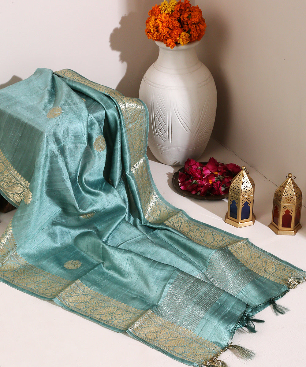 Handloom_Green_Raw_Silk_Banarasi_Dupatta_with_Bootidar_Design_WeaverStory_01