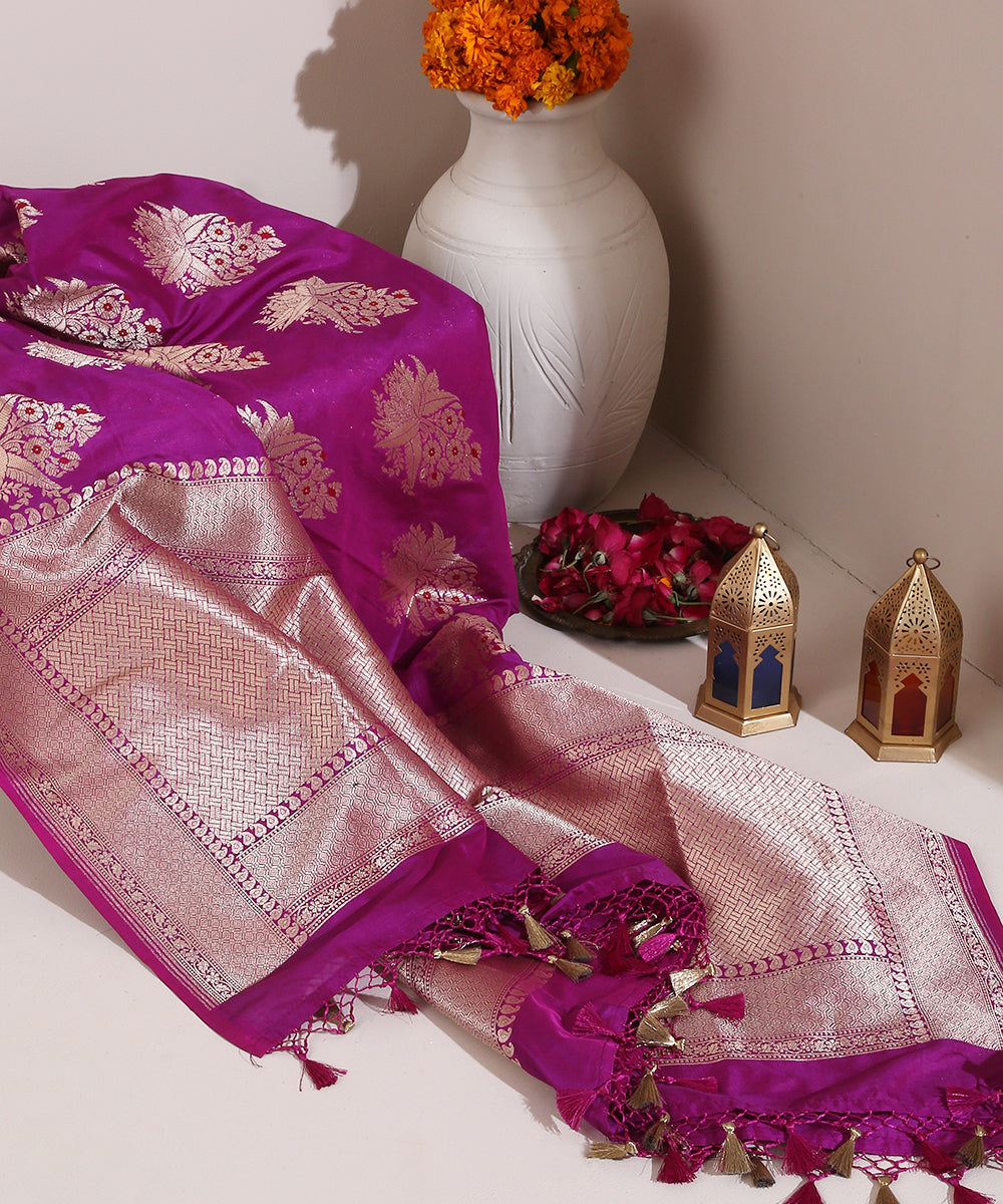 Jamuni_Handloom_Banarasi_Katan_Silk_Dupatta_with_Floral_Bunches_WeaverStory_01