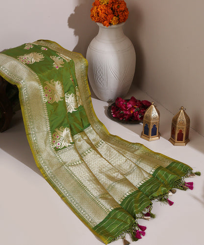 Henna_Green_Handloom_Banarasi_Katan_Silk_Dupatta_with_Floral_Bunches_WeaverStory_01