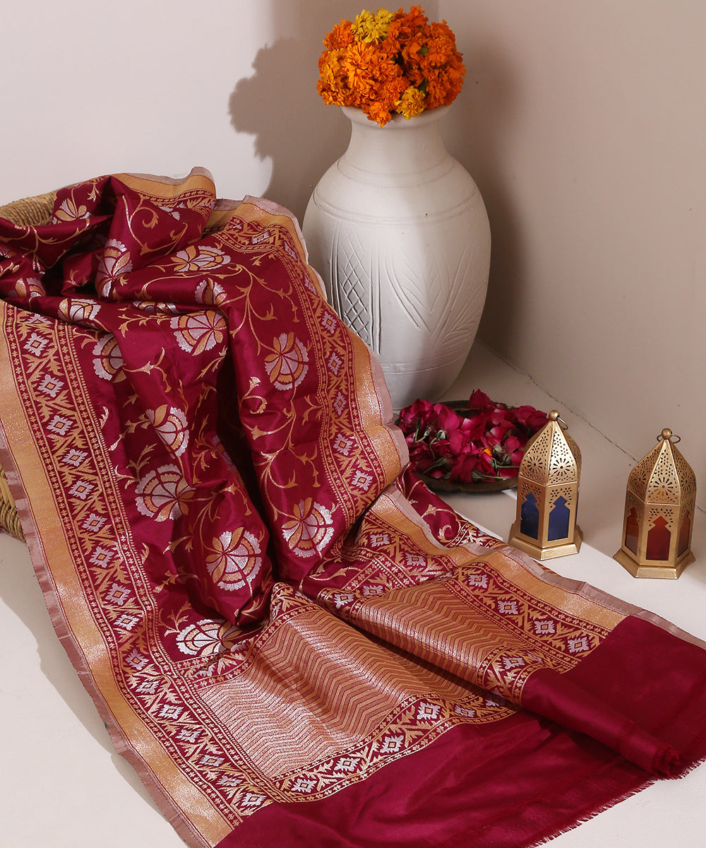 Berry_Pink_Handloom_Banarasi_Katan_Silk_Dupatta_Sona_Rupa_Floral_Jaal_WeaverStory_01