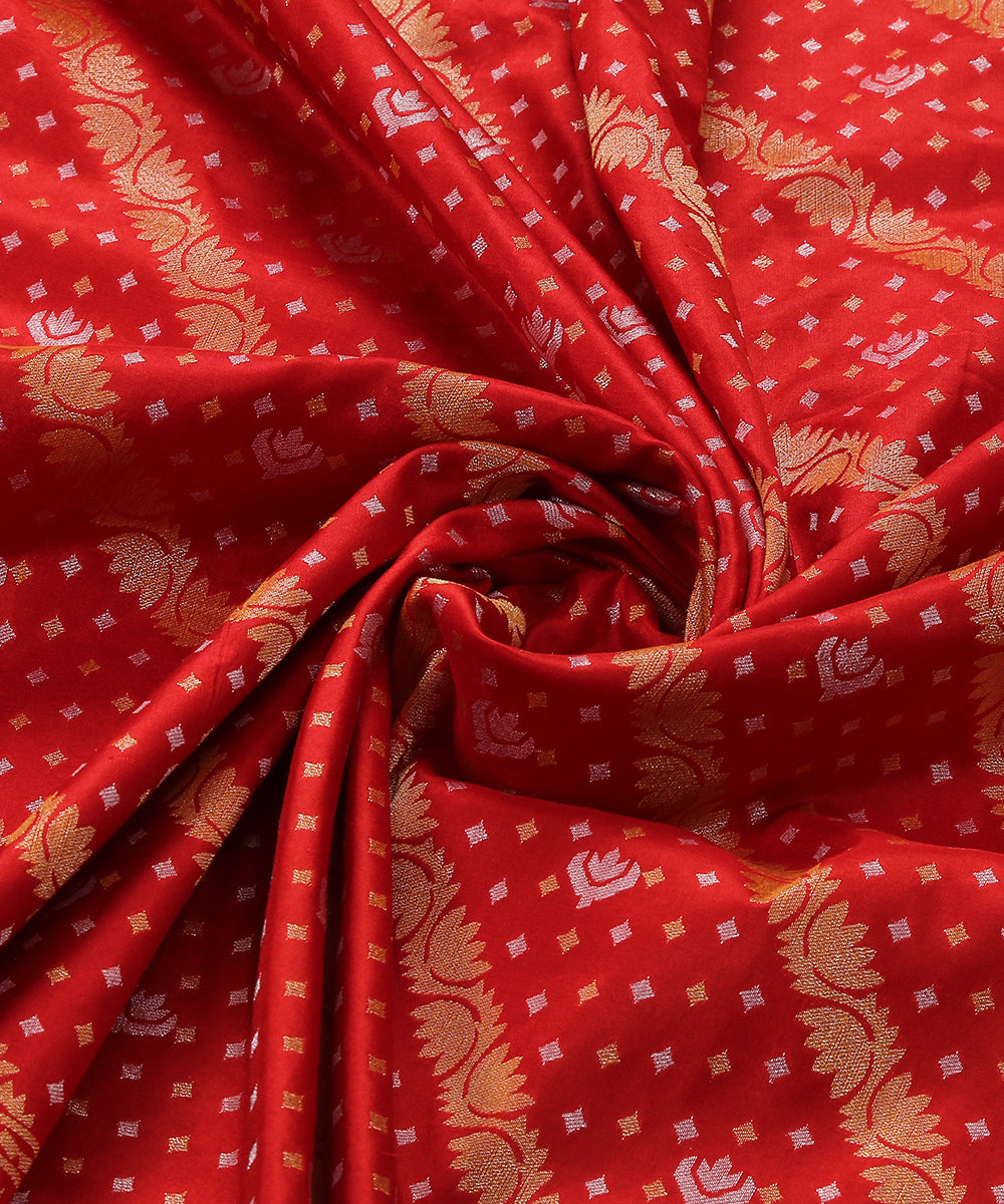 Handloom_Red_Pure_Katan_Silk_Banarasi_Dupatta_with_Aada_Jamdani_Jaal_WeaverStory_05