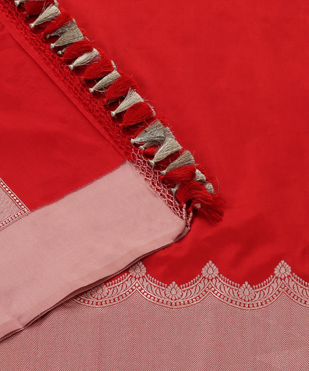 Red_Handloom_Pure_Katan_Silk_Kadhwa_Banarasi_Dupatta_With_Light_Pink_Silk_Border_WeaverStory_04