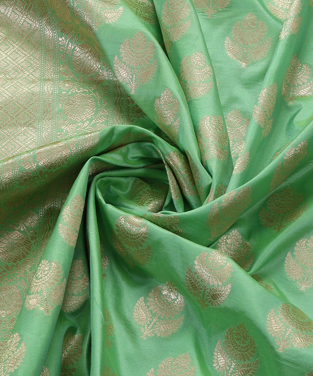 Light_Green_Handloom_Pure_Katan_Silk_Cutwork_Banarasi_Dupatta_with_Floral_Motifs_WeaverStory_05