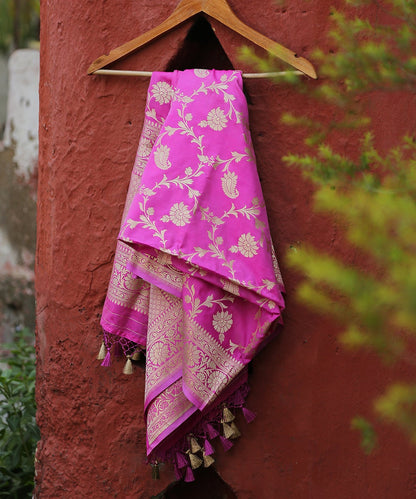 Handloom_Gulabi_Pink_Pure_Katan_Silk_Cutwork_Banarasi_Dupatta_with_Jangla_Design_WeaverStory_01