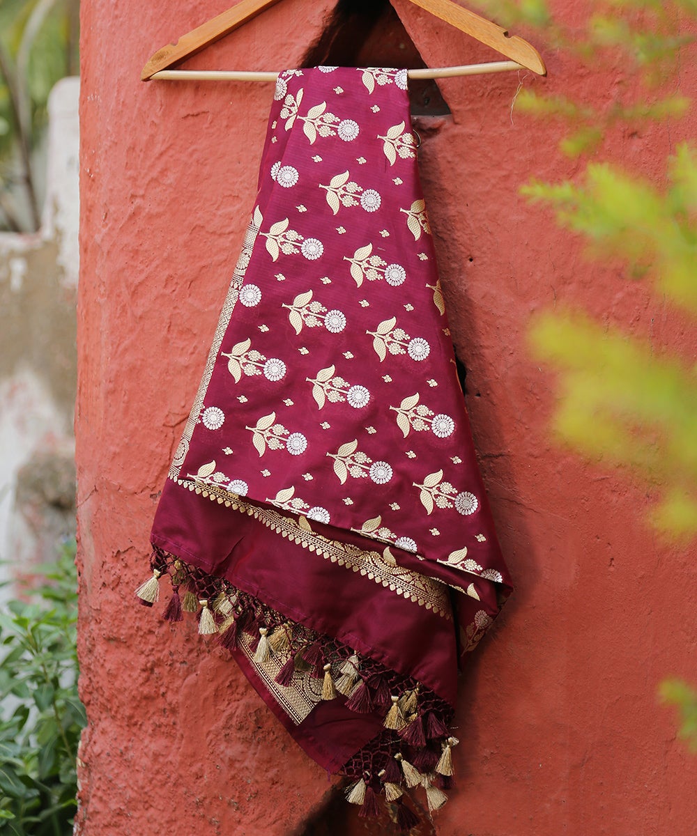 Handloom_Wine_Pure_Katan_Silk_Sona_Rupa_Banarasi_Dupatta_with_Sunflower_Zari_Motif_WeaverStory_01