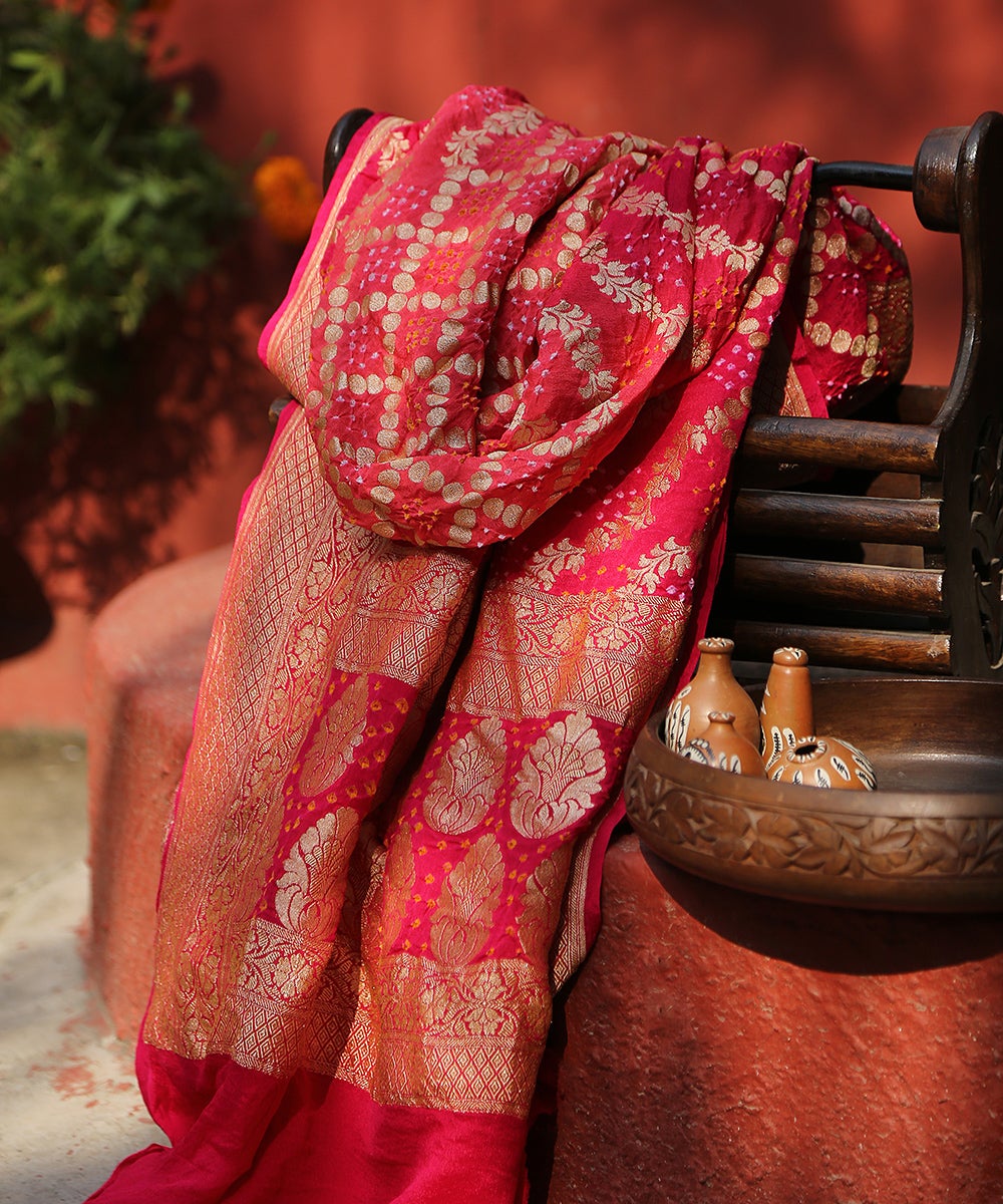 Pink_And_Orange_Dual_Tone_Georgette_Cutwork_Handloom_Banarasi_Bandhej_Dupatta_with_Golden_Zari_Jaal_WeaverStory_01