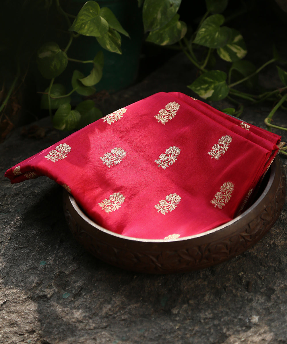 Handloom_Pink_Katan_Georgette_Banarasi_Dupatta_with_Small_Cutwork_Gold_Booti_WeaverStory_01