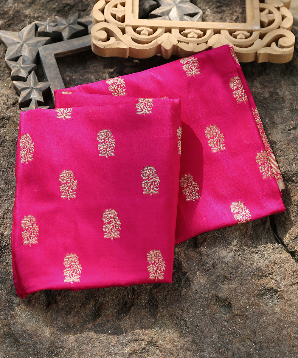 Handloom_Pink_Katan_Georgette_Banarasi_Dupatta_with_Floral_Booti_WeaverStory_01