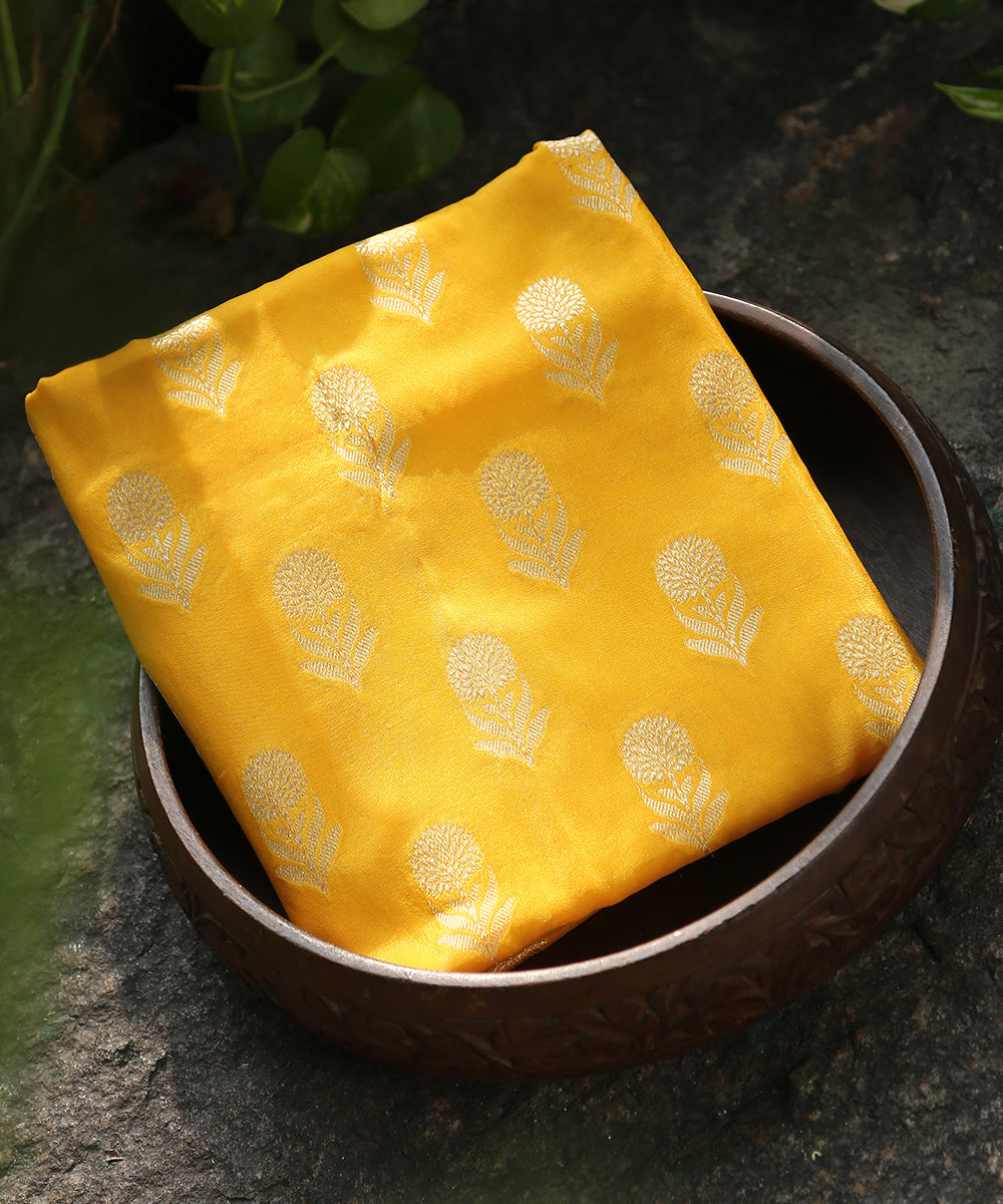 Handloom_Yellow_Katan_Georgette_Banarasi_Dupatta_with_Sunflower_Motifs_WeaverStory_01