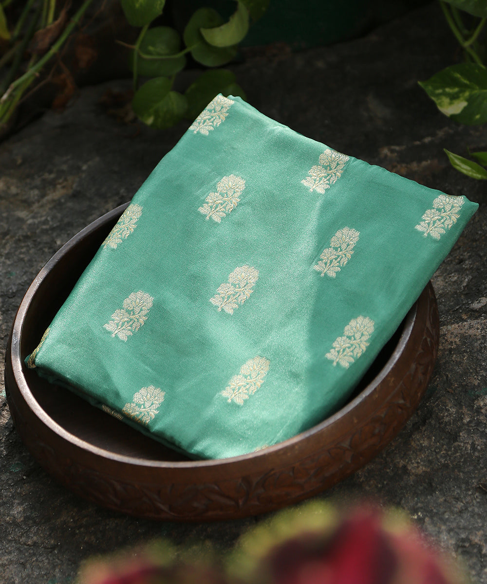 Handloom_Green_Katan_Georgette_Banarasi_Dupatta_with_Jaal_Border_WeaverStory_01