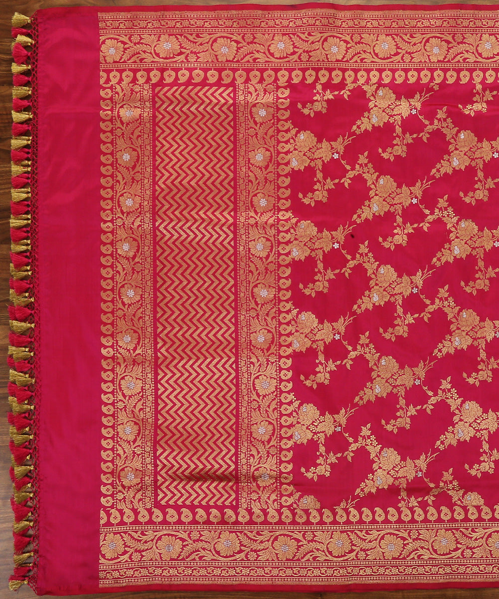 Handloom_Pink_Pure_Katan_Silk_Kadhwa_Jangla_Banarasi_Dupatta_WeaverStory_02