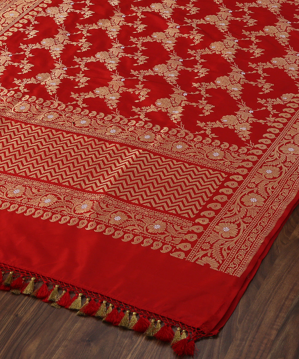 Handloom_Red_Kadhwa_Jangla_Pure_Katan_Silk_Banarasi_Dupatta_WeaverStory_03