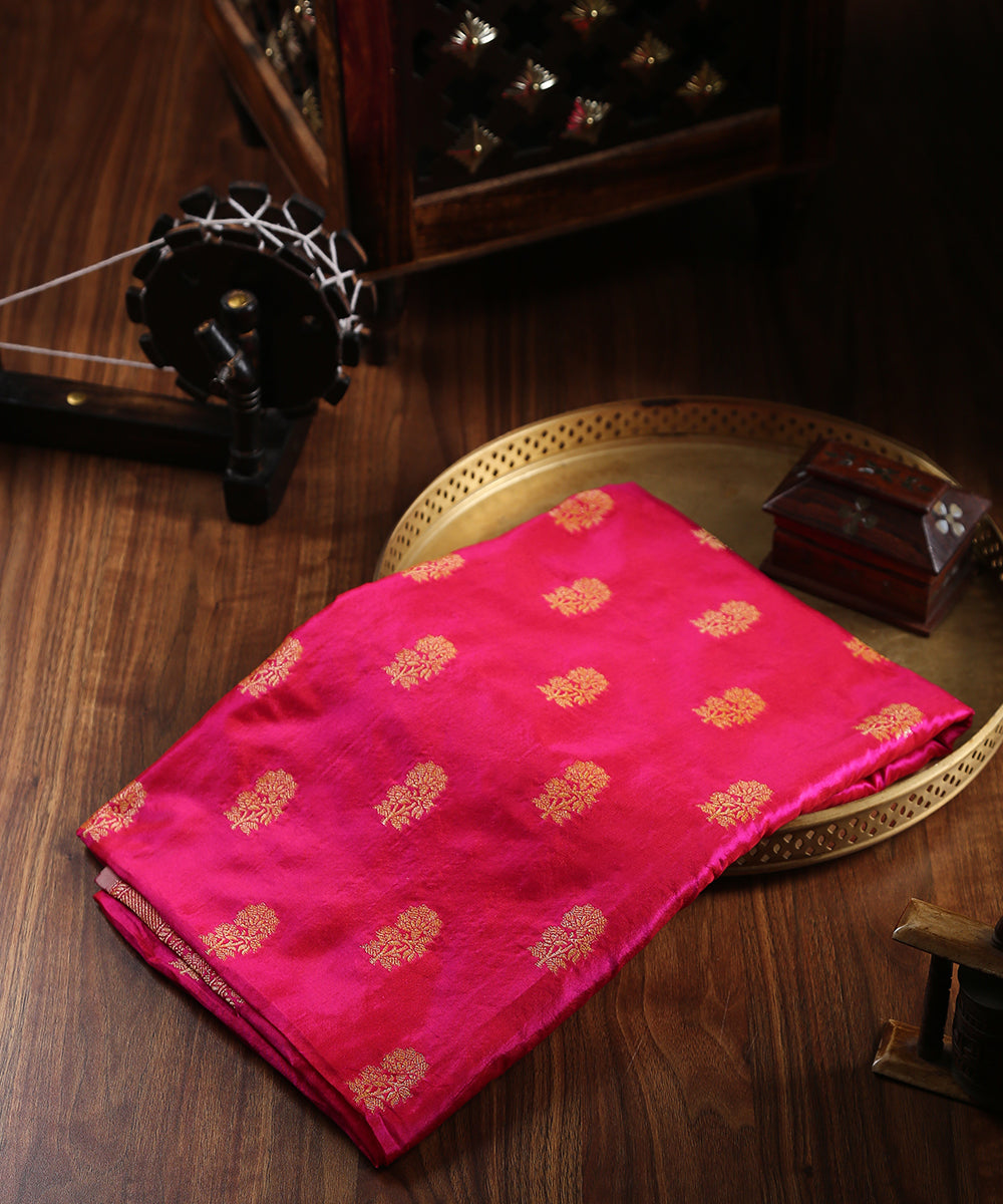 Pink_Handloom_Pure_Katan_Silk_Banarasi_Dupatta_With_Floral_Booti_WeaverStory_01