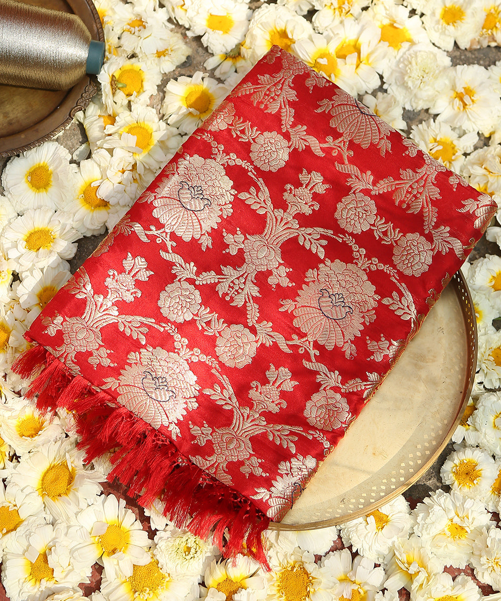 Red_Handloom_Pure_Katan_Silk_Odhna_Jangla_Banarasi_Dupatta_WeaverStory_01