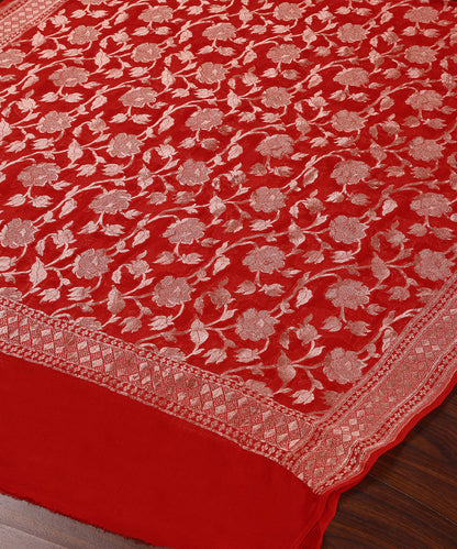 Handloom_Red_Pure_Georgette_Banarasi_Dupatta_With_Floral_Jaal_WeaverStory_03