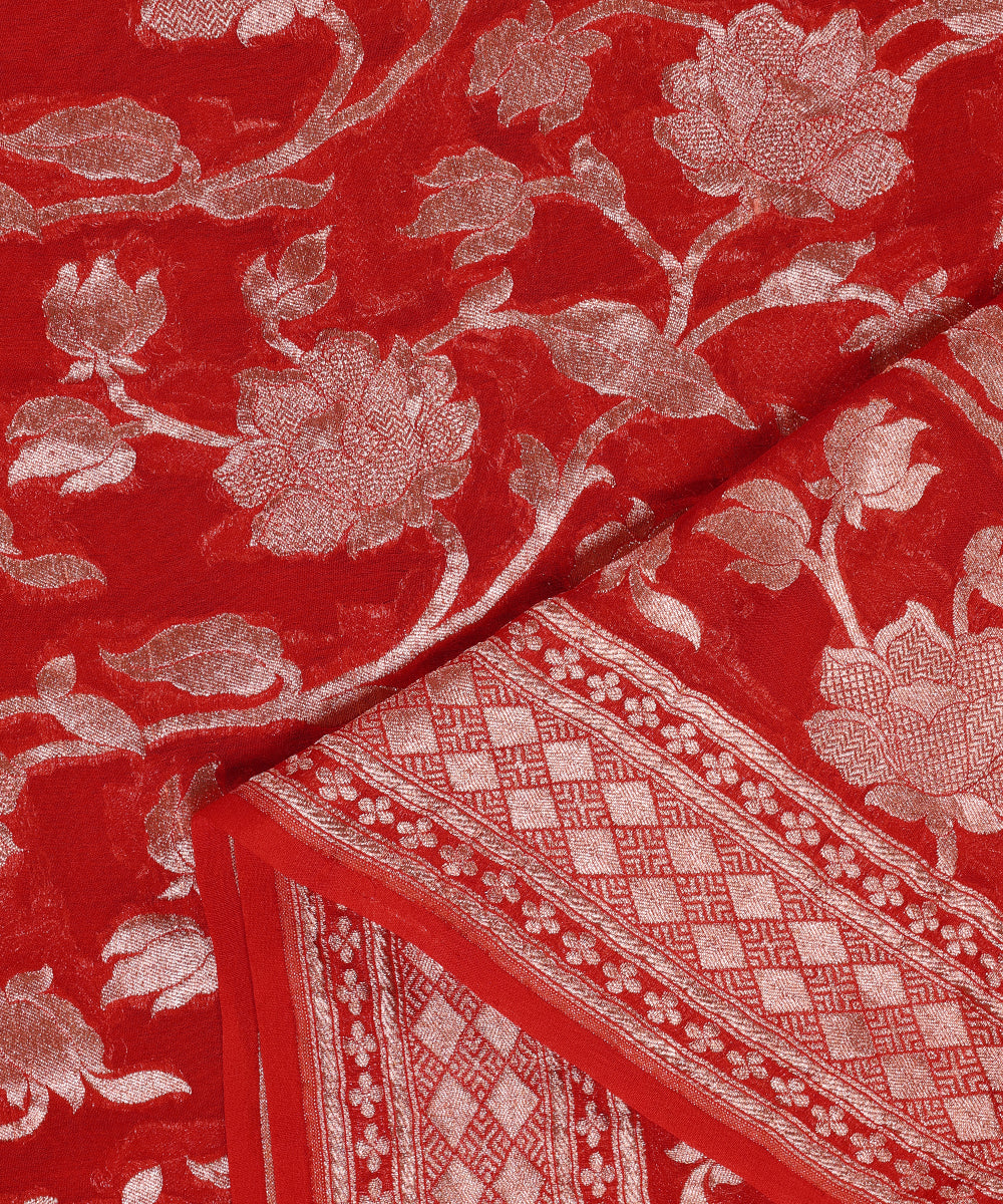 Handloom_Red_Pure_Georgette_Banarasi_Dupatta_With_Floral_Jaal_WeaverStory_04