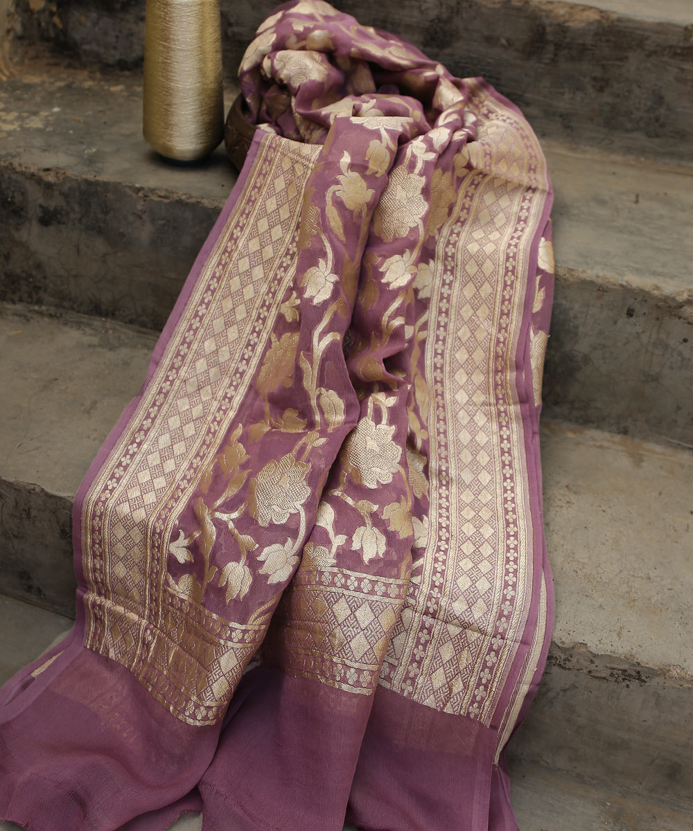 Handloom_Mauve_Cutwork_Banarasi_Georgette_Dupatta_with_Floral_Jaal_WeaverStory_01