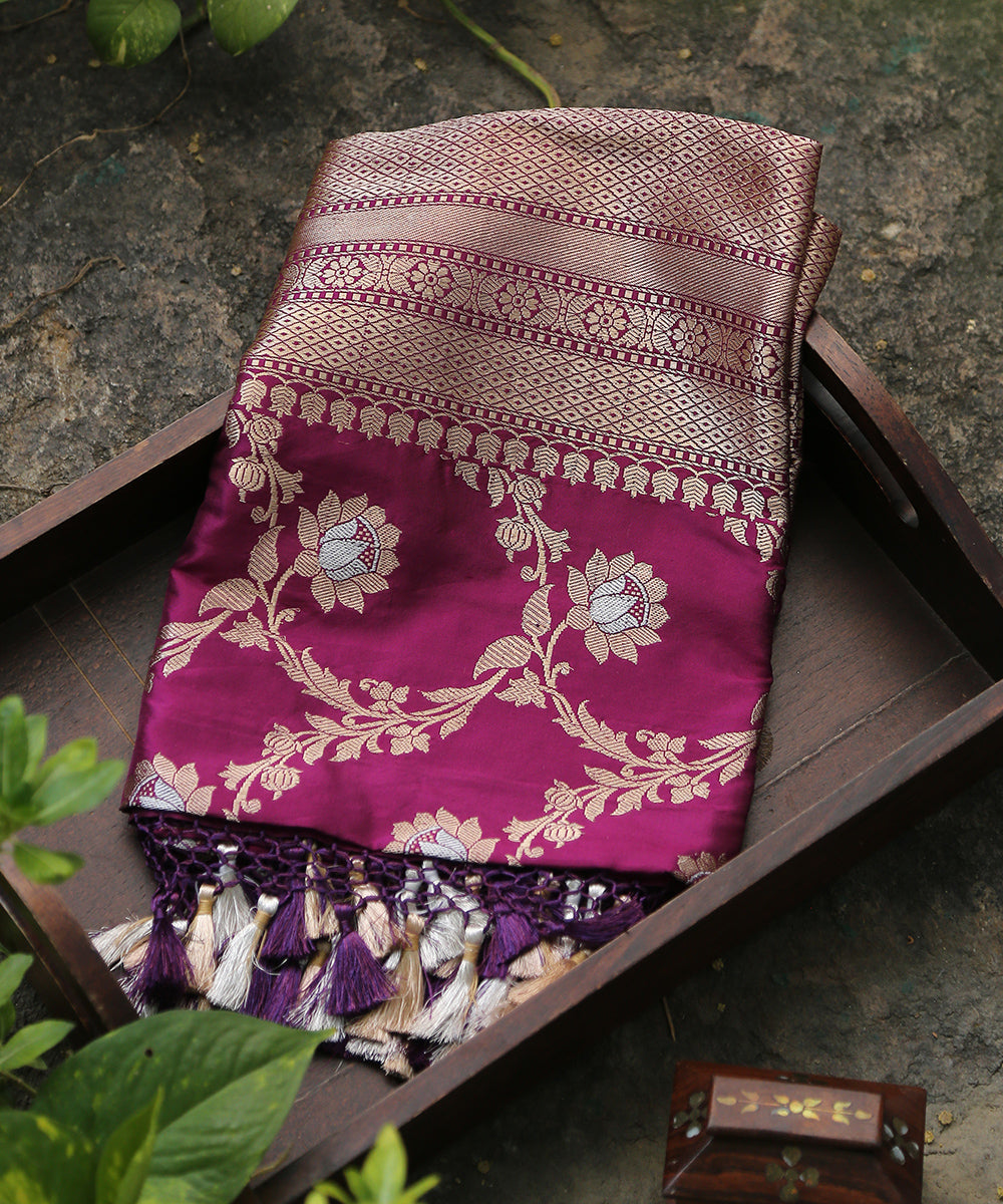 Handloom_Purple_Pure_Katan_Silk_Banarasi_Dupatta_with_Kadhwa_Jaal_WeaverStory_01