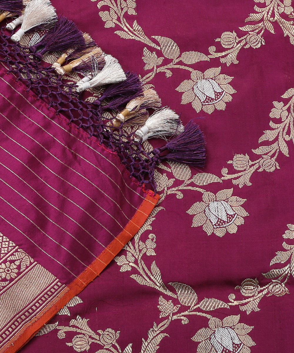 Handloom_Purple_Pure_Katan_Silk_Banarasi_Dupatta_with_Kadhwa_Jaal_WeaverStory_04