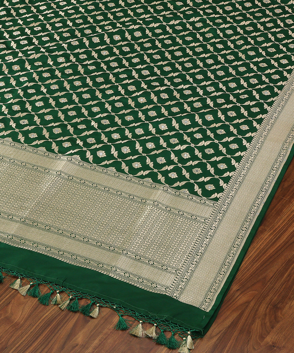 Handloom_Green_Pure_Katan_Silk_Banarasi_Dupatta_With_Jangla_Design_WeaverStory_03