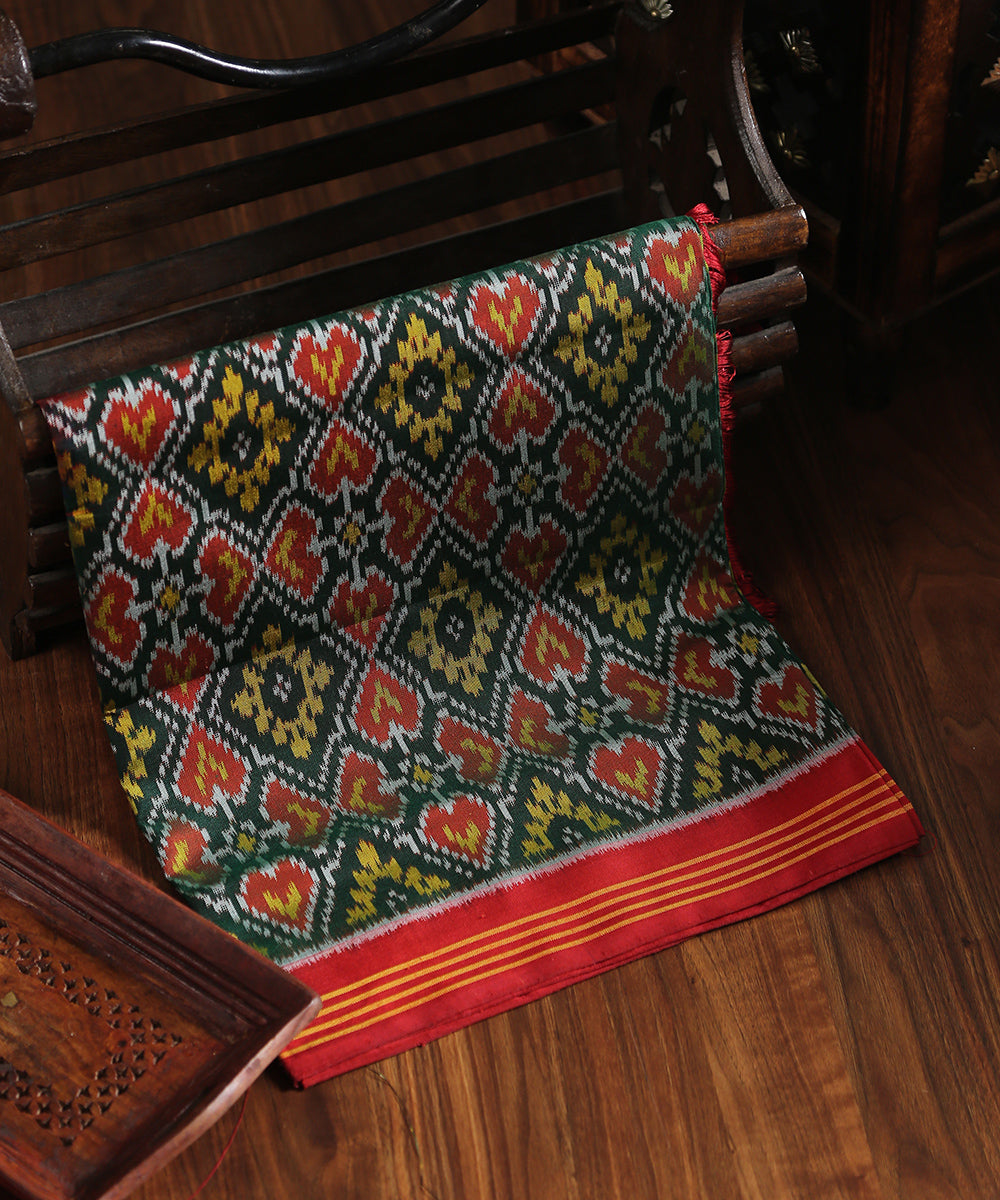 Handloom_Green_8_Ply_Mulberry_Silk_Patola_Dupatta_With_Red_Border_And_Pallu_WeaverStory_01