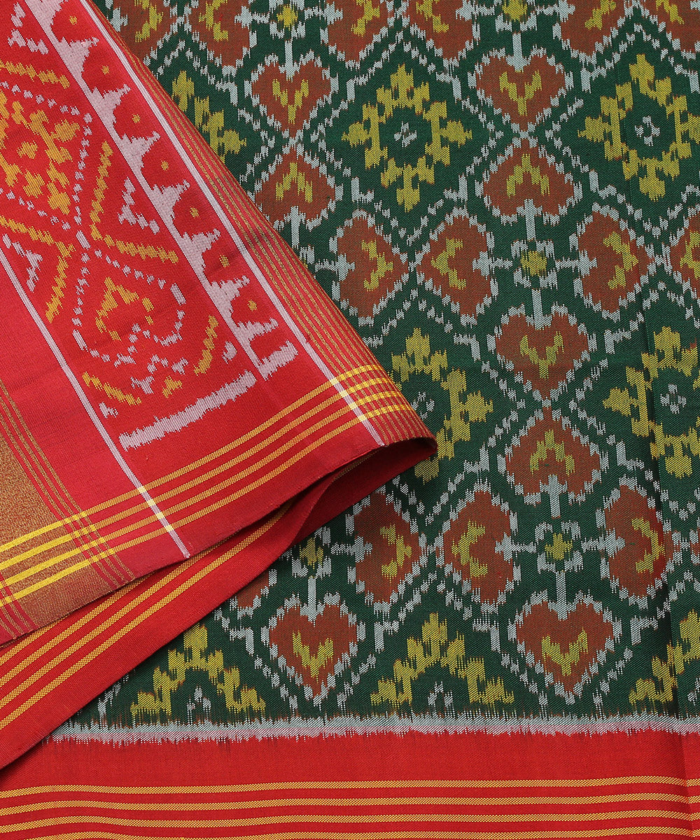Handloom_Green_8_Ply_Mulberry_Silk_Patola_Dupatta_With_Red_Border_And_Pallu_WeaverStory_04