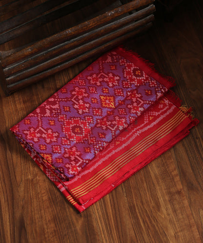 Red_And_Blue_Handloom_Dual_Tone_8_Ply_Single_Mulberry_Silk_Patola_Dupatta_WeaverStory_01
