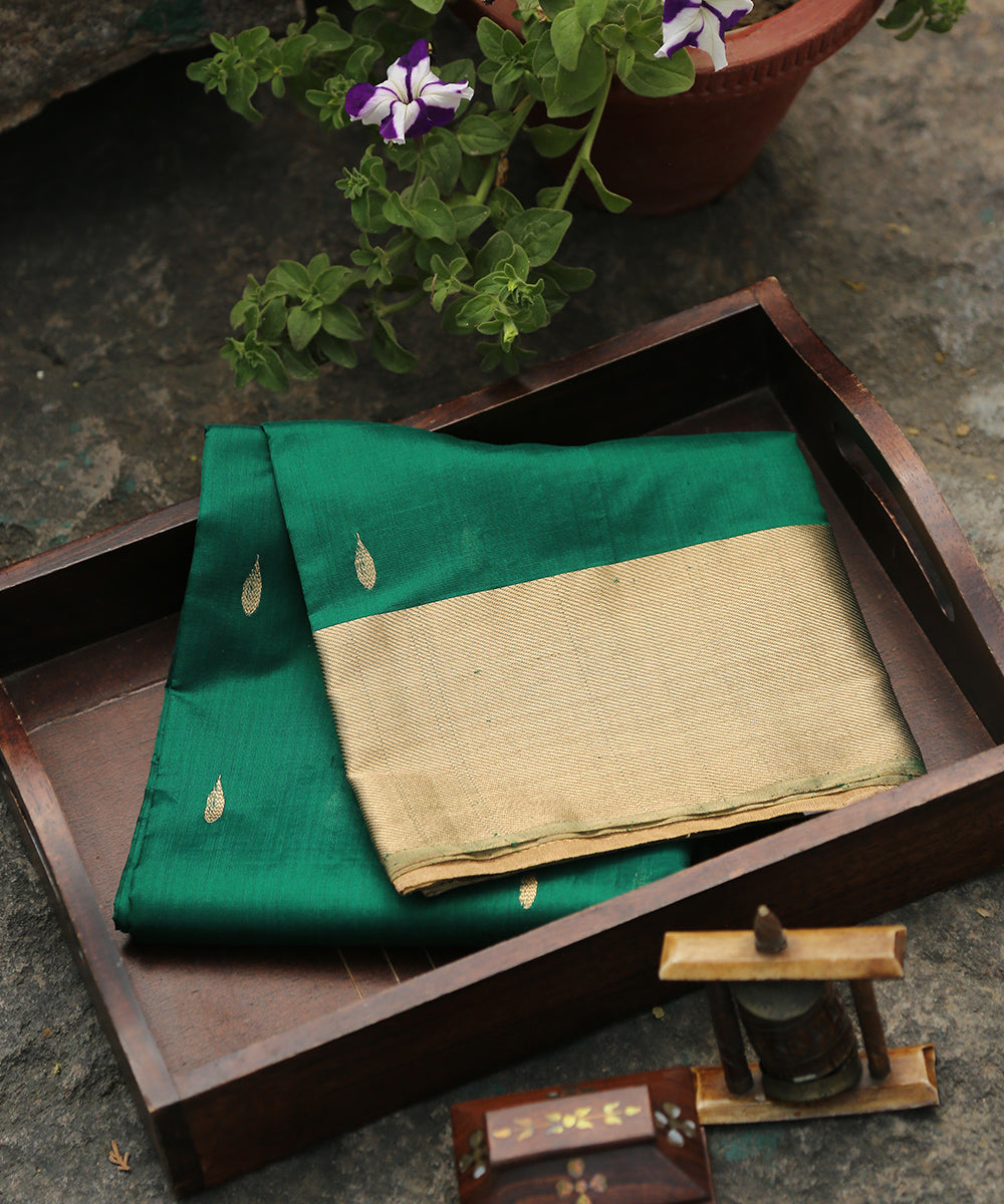 Handloom_Green_Rain_Drop_Motif_Chanderi_Silk_Dupatta_With_Zari_Border_WeaverStory_01