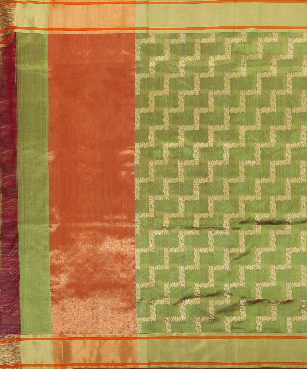 Handloom_Green_Dual_Tone_Silk_Chanderi_Dupatta_With_Zari_Jaal_And_Hint_Of_Orange_WeaverStory_02