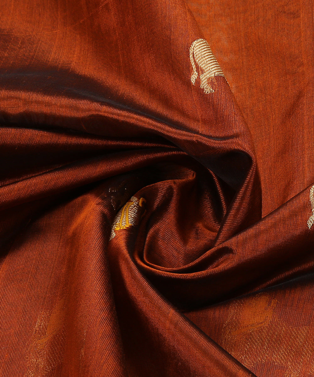 Handloom_Rust_Silk_Chanderi_Dupatta_With_Nandi_Motif_On_Border_WeaverStory_05