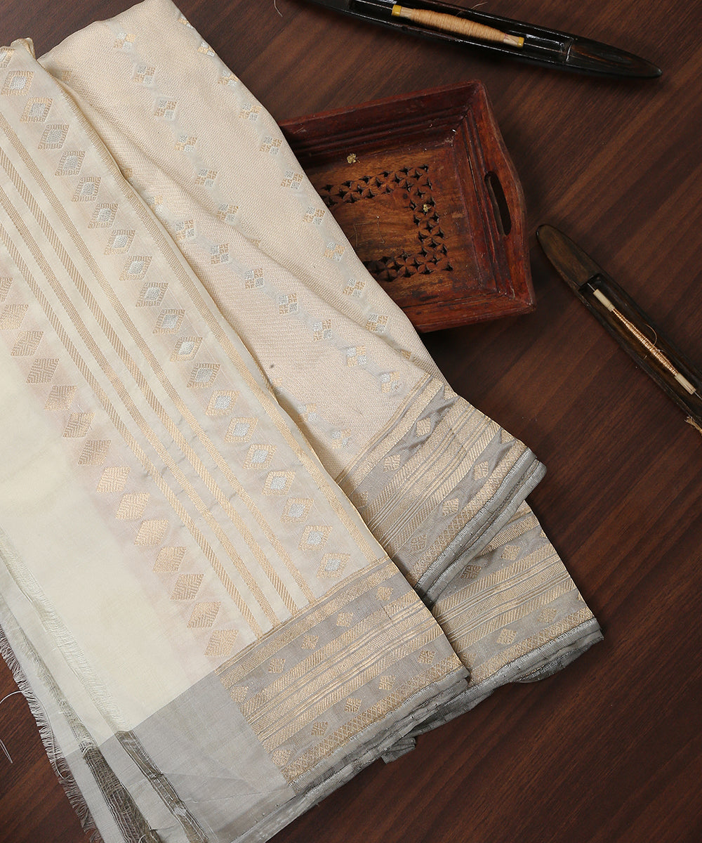 Beige_Handloom_Pure_Katan_Silk_Banarasi_Dupatta_with_Meenakari_Booti_WeaverStory_01