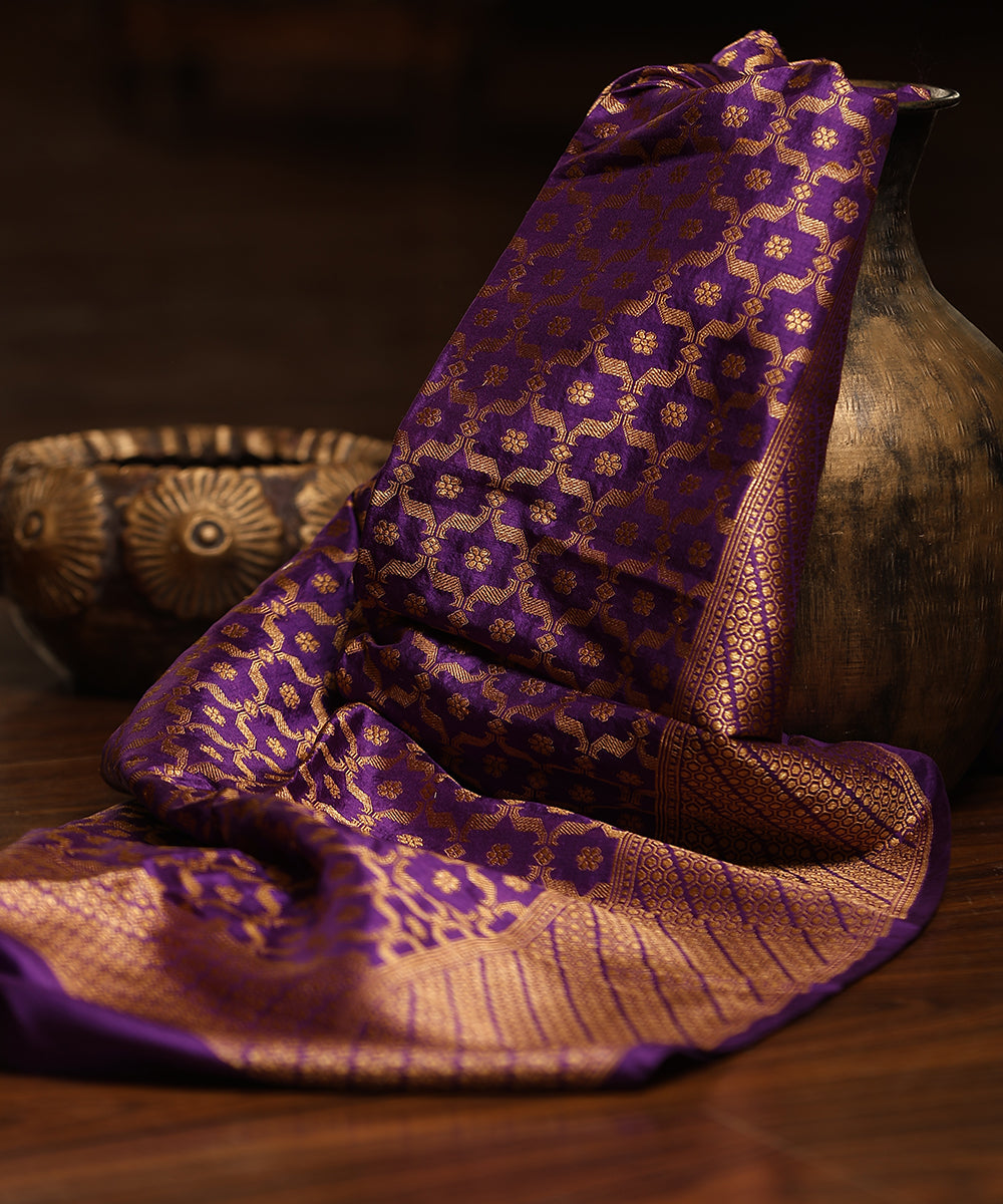 Purple_Handloom_Pure_Katan_Silk_Jangla_Banarasi_Dupatta_With_Antique_Zari_WeaverStory_01