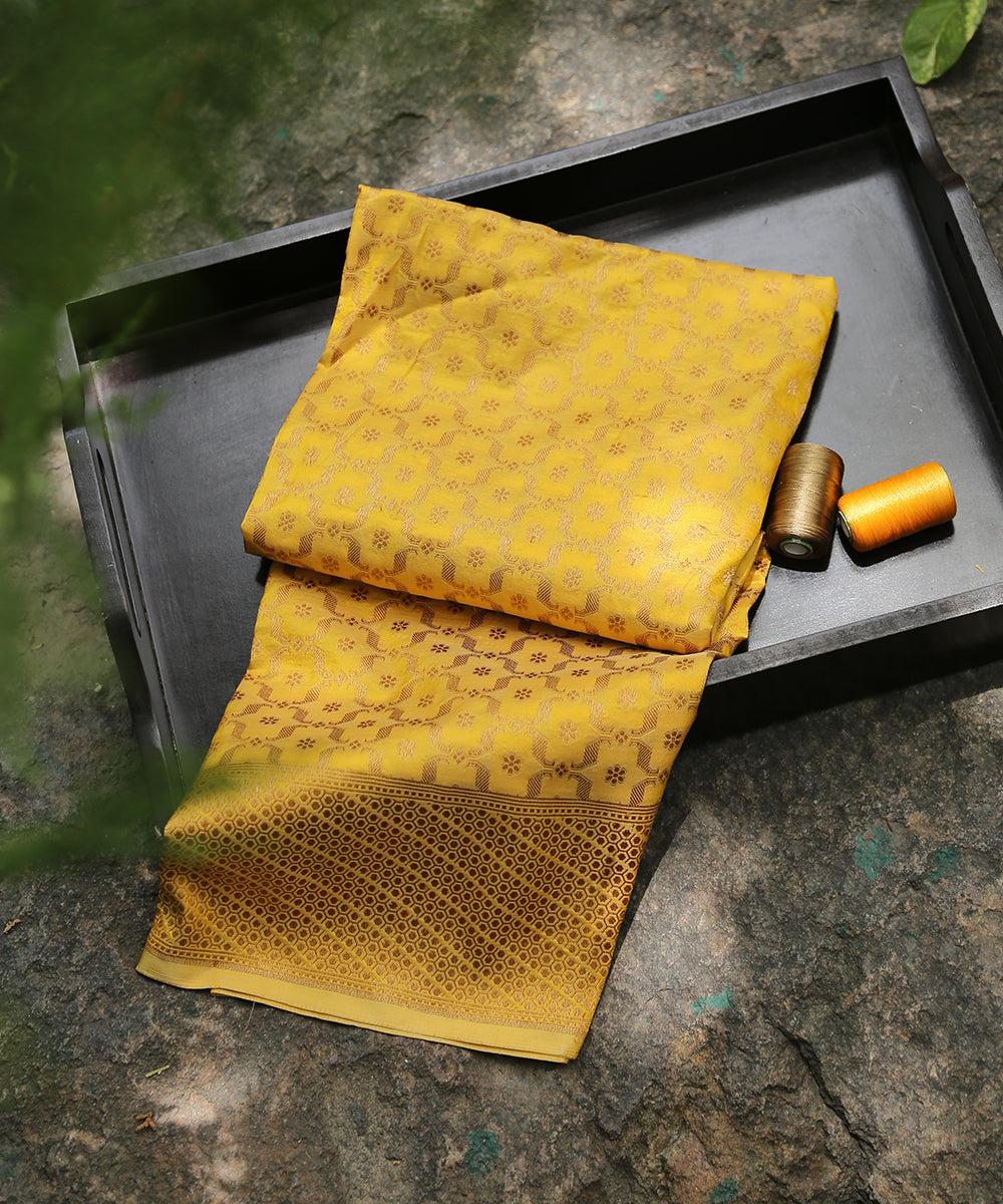 Yellow_Handloom_Pure_Katan_Silk_Banarasi_Jaal_Dupatta_With_Antique_Zari_WeaverStory_01