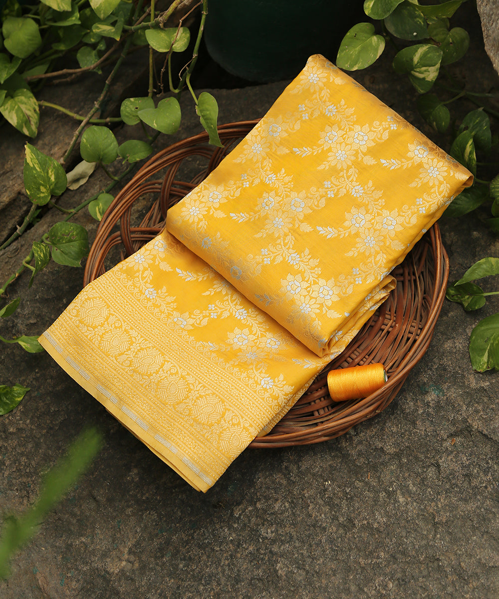 Handloom_Yellow_Pure_Katan_Silk_Jangla_Banarasi_Dupatta_WeaverStory_01
