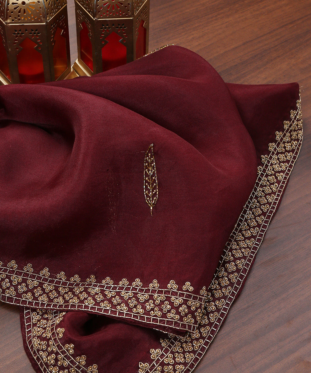 Maroon_Handloom_Pure_Organza_Dupatta_With_Hand_Embroidered_Zardozi_And_Beadwork_WeaverStory_01