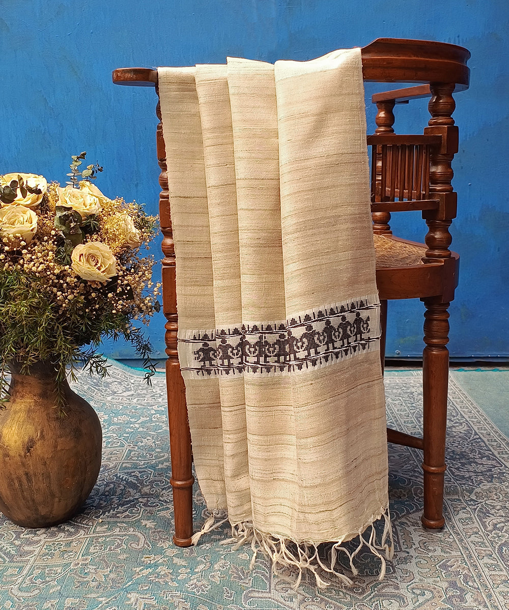 Handloom_Beige_Pure_Kosa_Silk_Dupatta_With_Geometrical_Border_On_Palla_WeaverStory_01