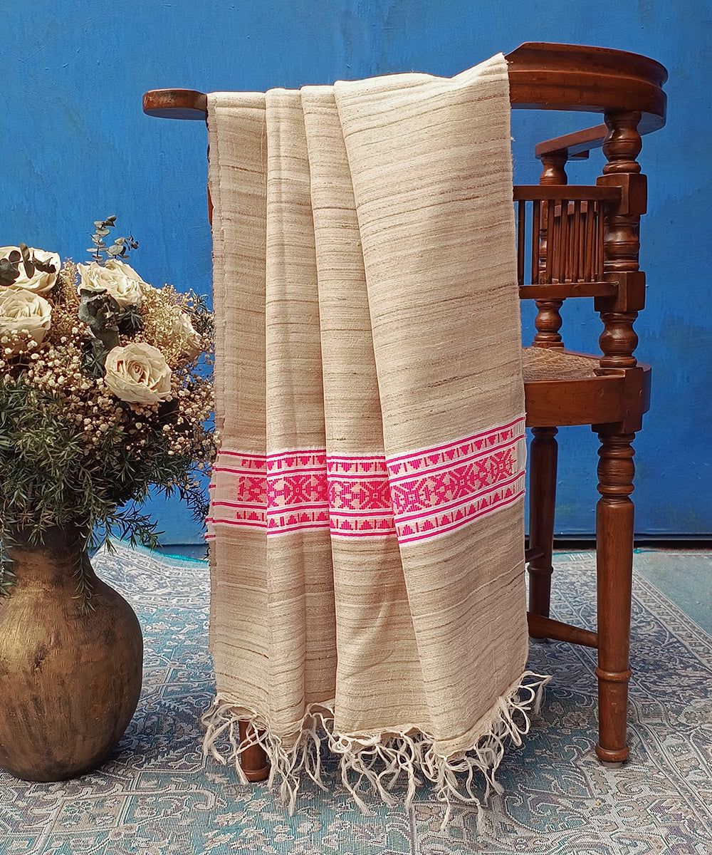 Handloom_Beige_Pure_Kosa_Silk_Dupatta_With_Pink_Geometrical_On_Palla_WeaverStory_01
