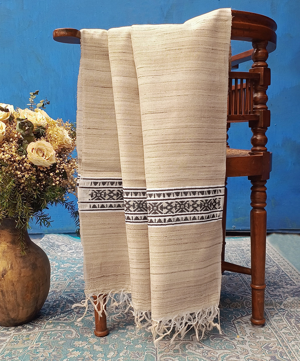 Beige_Handloom_Pure_Kosa_Silk_Dupatta_With_Geometrical_On_Palla_WeaverStory_01