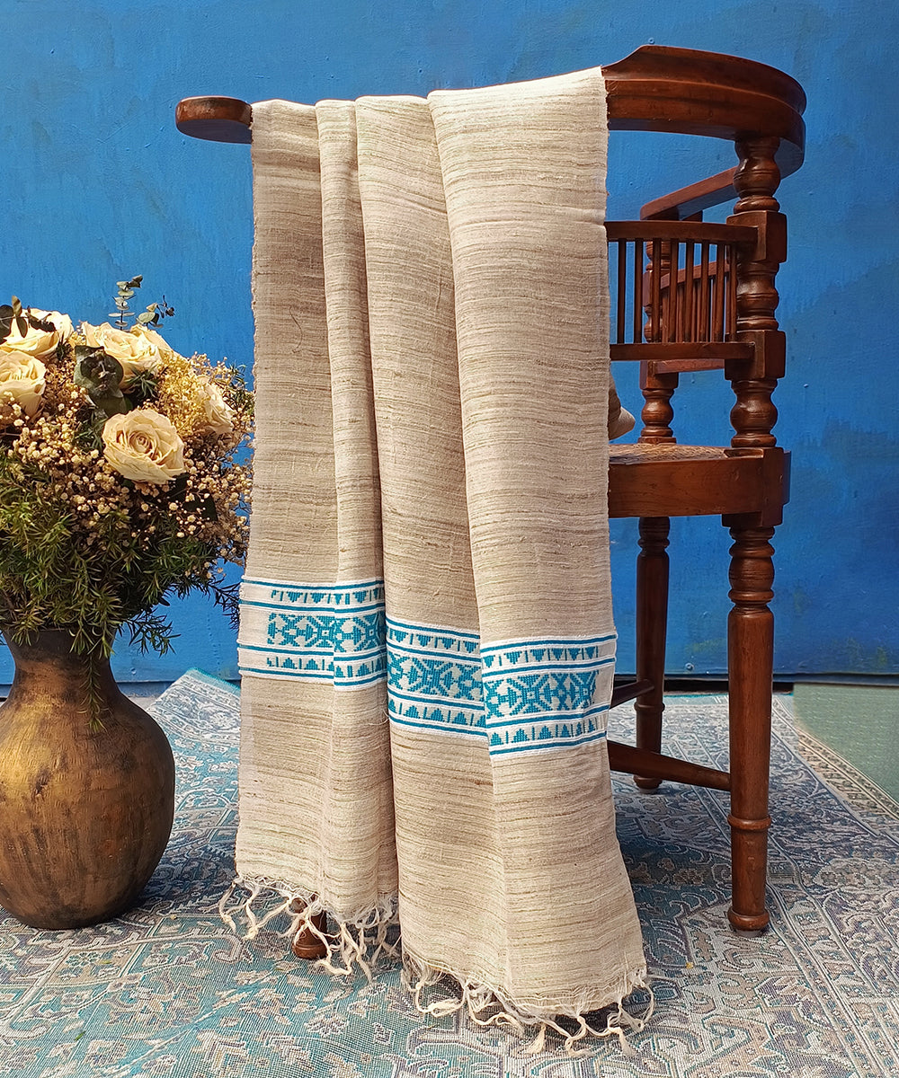 Handloom_Beige_Pure_Kosa_Silk_Dupatta_With_Teal_Geometrical_Border_On_Palla_WeaverStory_01