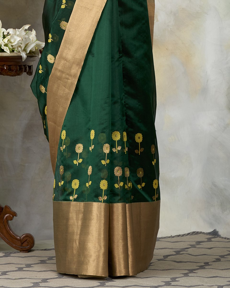 Emerald_Green_Zari_Border_Handloom_Chanderi_Silk_Saree_with_Floral_Motifs_WeaverStory_04