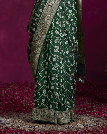 Emerald_Green_Handloom_Banarasi_Saree_with_Intricate_Jangla_Design_WeaverStory_04