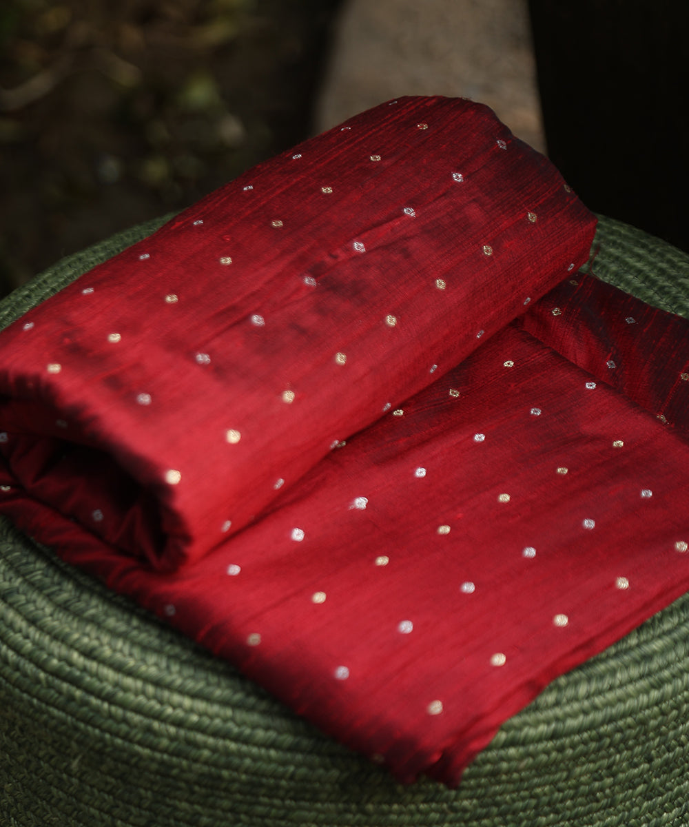 Maroon_Handloom_Pure_Tussar_Silk_Banarasi_Fabric_With_Zari_Booti_WeaverStory_01