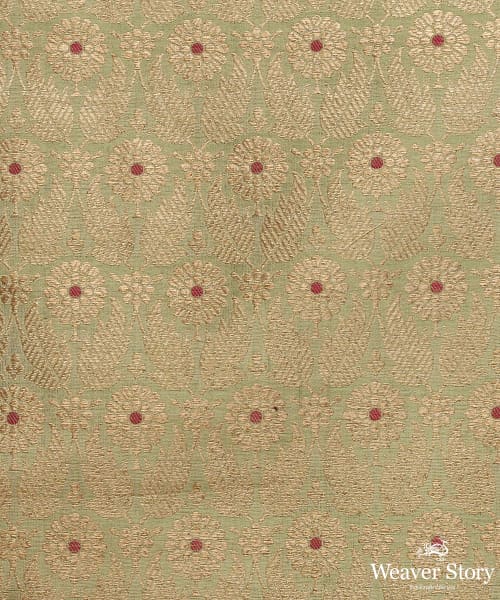 Handloom_Pista_Green_Pure_Katan_Silk_Kimkhab_Bageecha_Banarasi_Fabric_WeaverStory_02