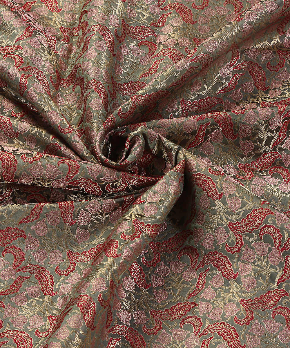 Pastel_Green_Handloom_Pure_Katan_Silk_Banarasi_Fabric_With_Floral_Tanchoi_Jaal_WeaverStory_05