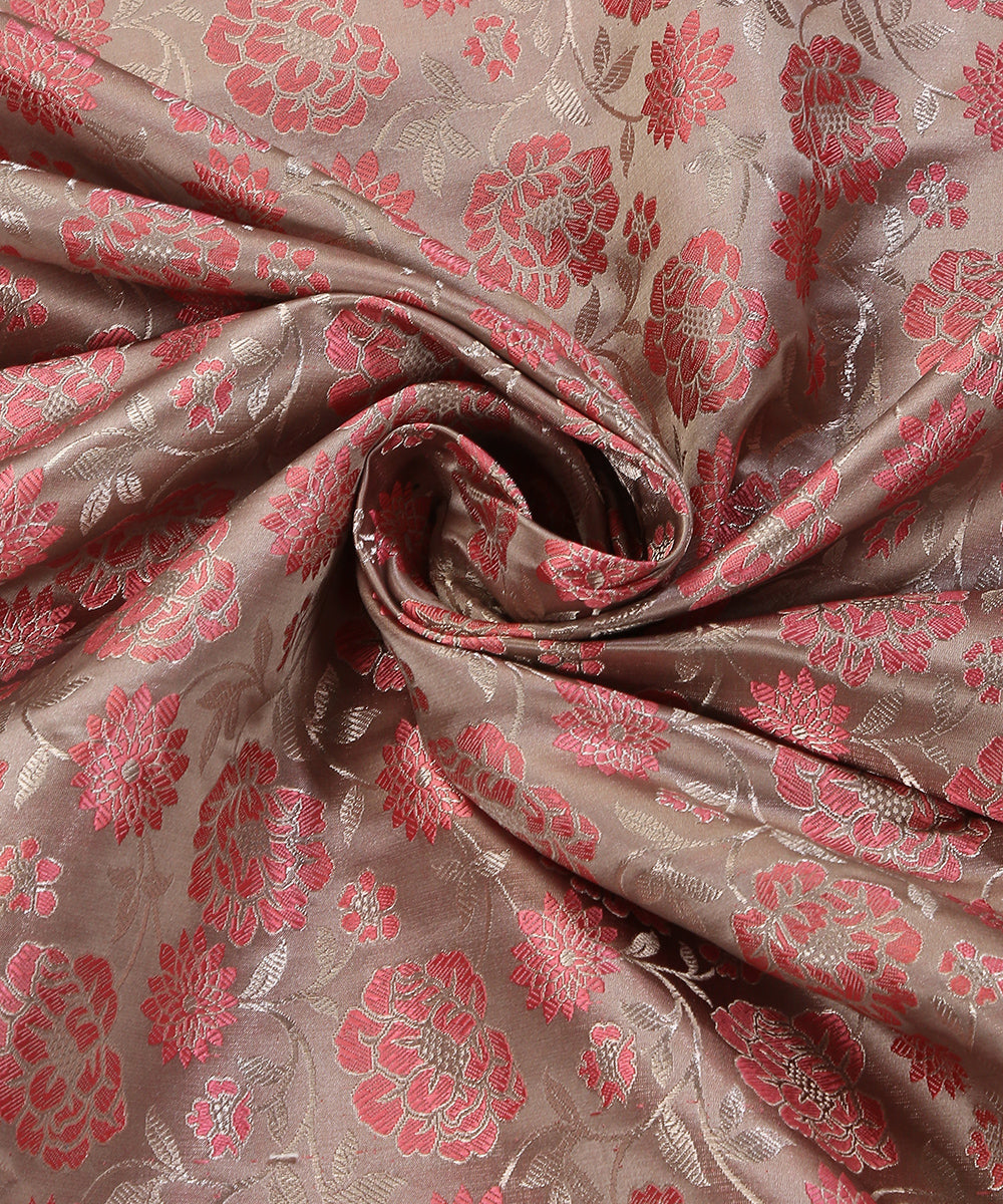 Handloom_Blush_Pink_Satin_Silk_Brocade_Banarasi_Fabric_With_Floral_Jaal_WeaverStory_05