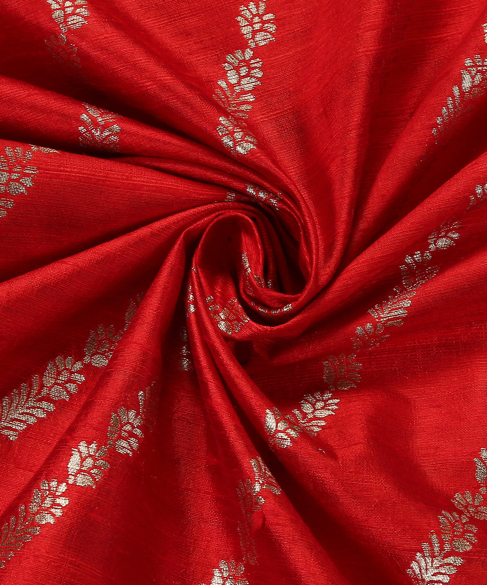 Handloom_Red_Pure_Tussar_Silk_Banarasi_Fabric_With_Zari_Cutwork_Jaal_WeaverStory_05