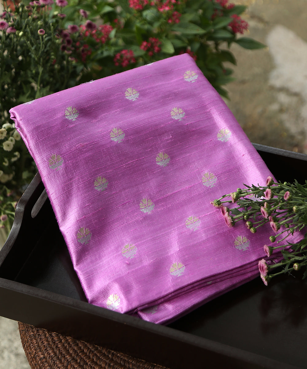 Pastel_Purple_Handloom_Pure_Tussar_Silk_Banarasi_Fabric_With_Sona_Rupa_Booti_WeaverStory_01