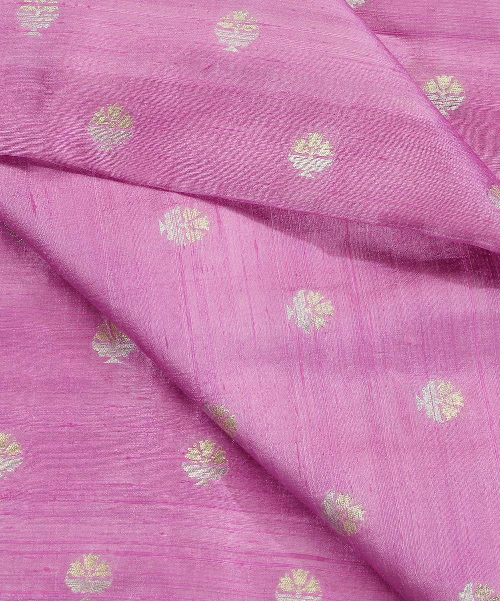 Pastel_Purple_Handloom_Pure_Tussar_Silk_Banarasi_Fabric_With_Sona_Rupa_Booti_WeaverStory_04