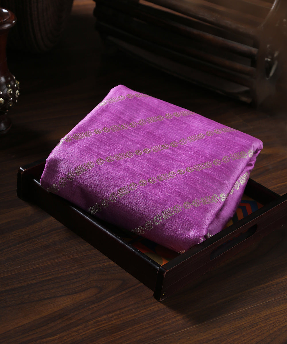 Pastel_Purple_Handloom_Pure_Tussar_Silk_Banarasi_Fabric_With_Aada_Jaal_WeaverStory_01